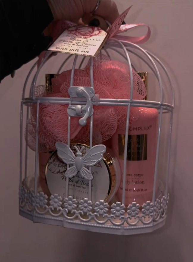 confezione regalo floreale a forma di gabbietta per uccelli.