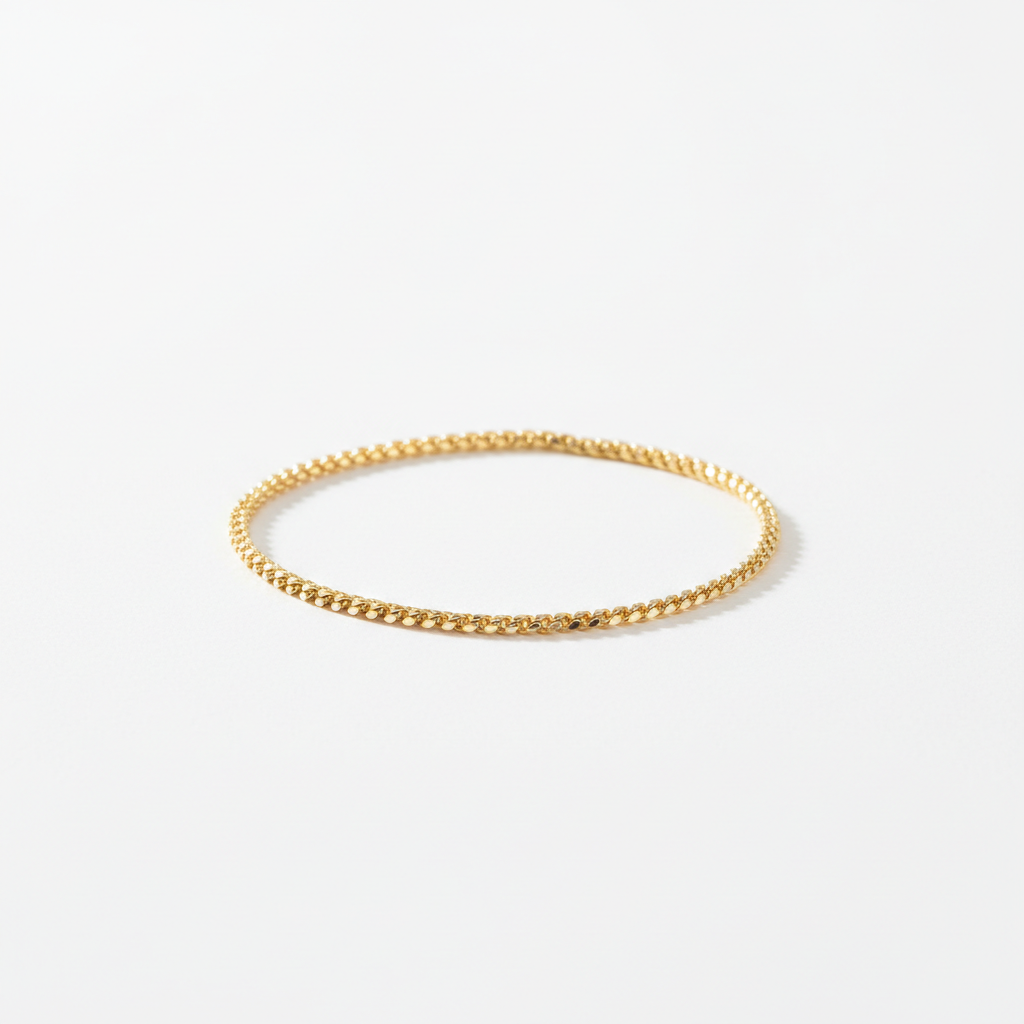Bracciale Oro Catena su sfondo bianco