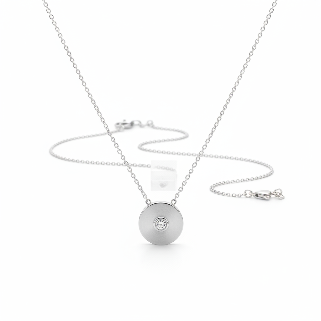 Collana Argento Cuore su sfondo bianco