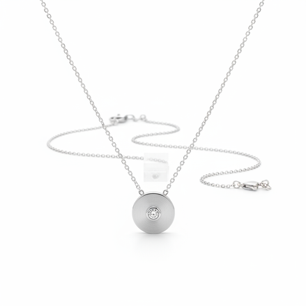 Collana Argento Cuore su sfondo bianco