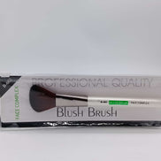 Professional quality blush brush