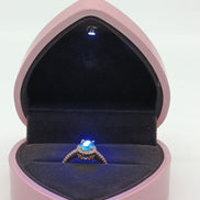 Scatola forma di cuore completo di anello