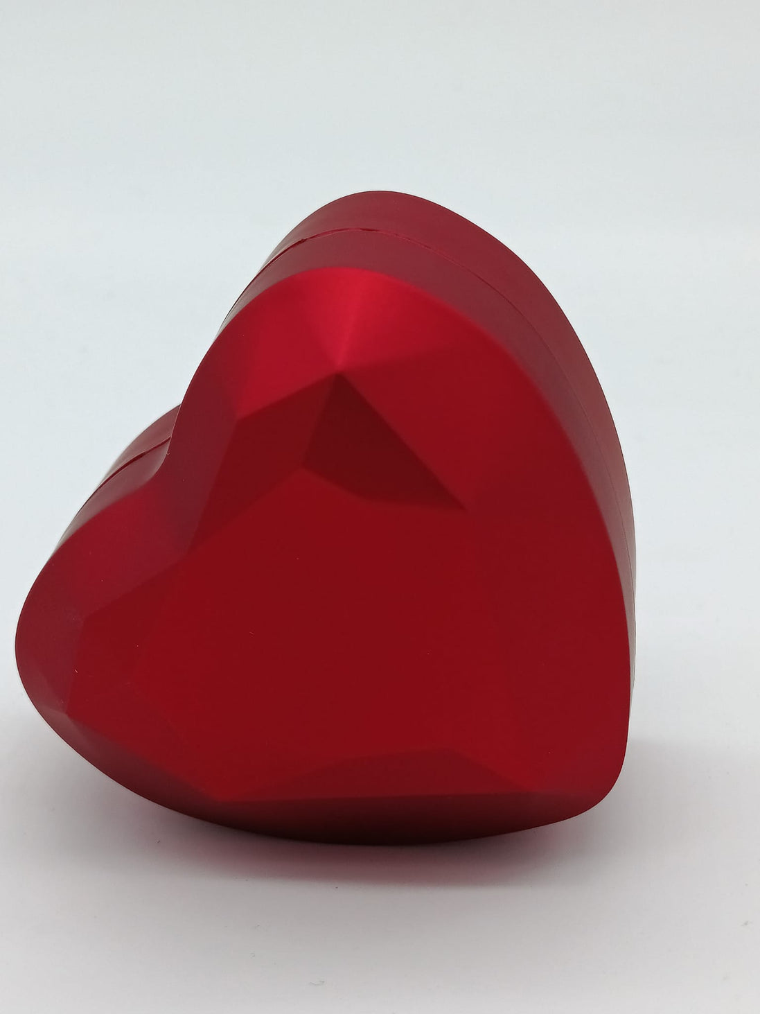 Scatola a forma d cuore con interno in velluto e completa di anello