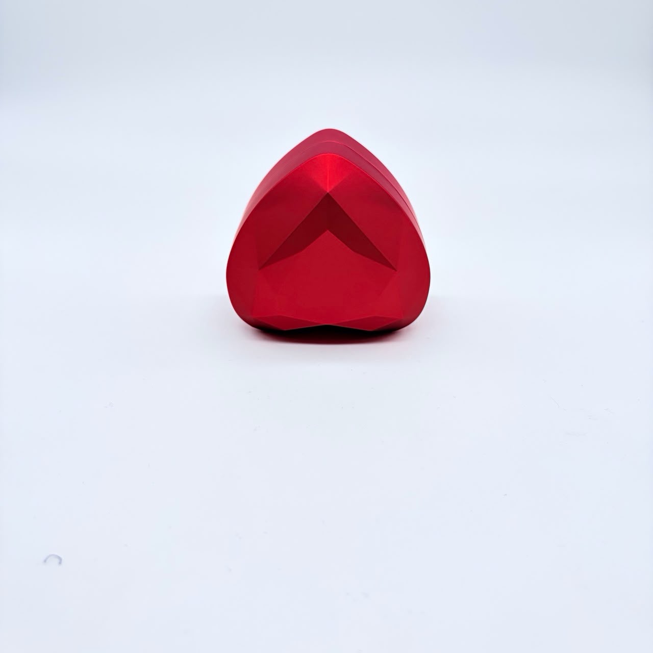 Scatola a forma d cuore con interno in velluto e completa di anello