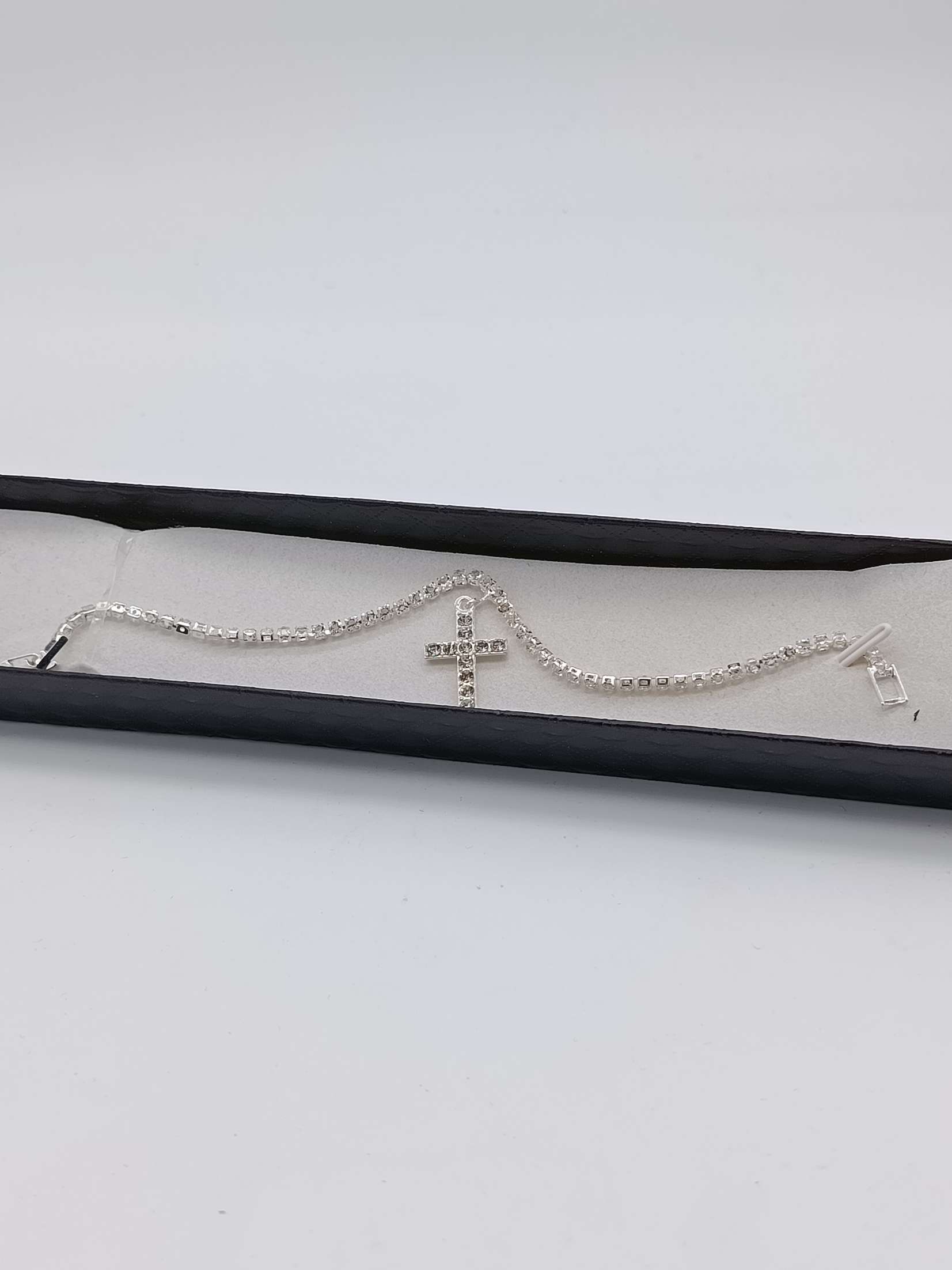 Bracciale con ciondolo con croce